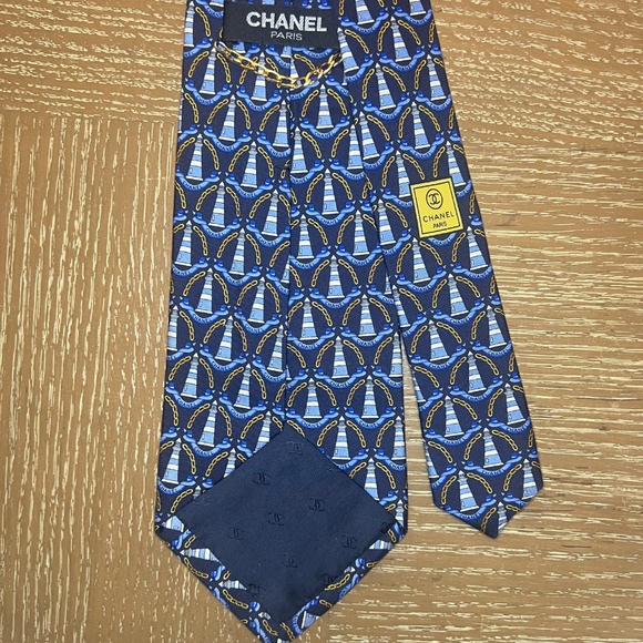 CHANEL 100% Silk Navy tie with Light Blue Lighthouses - Picture 4 of 7
